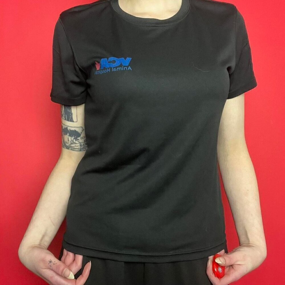 Core365 / Black tee with veterinarian branding 🖤💙​​​​​​​​